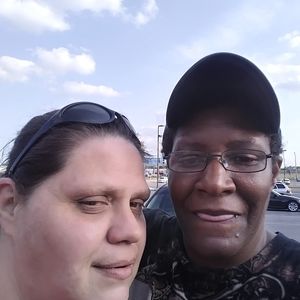 Meet your Posher, Gloria